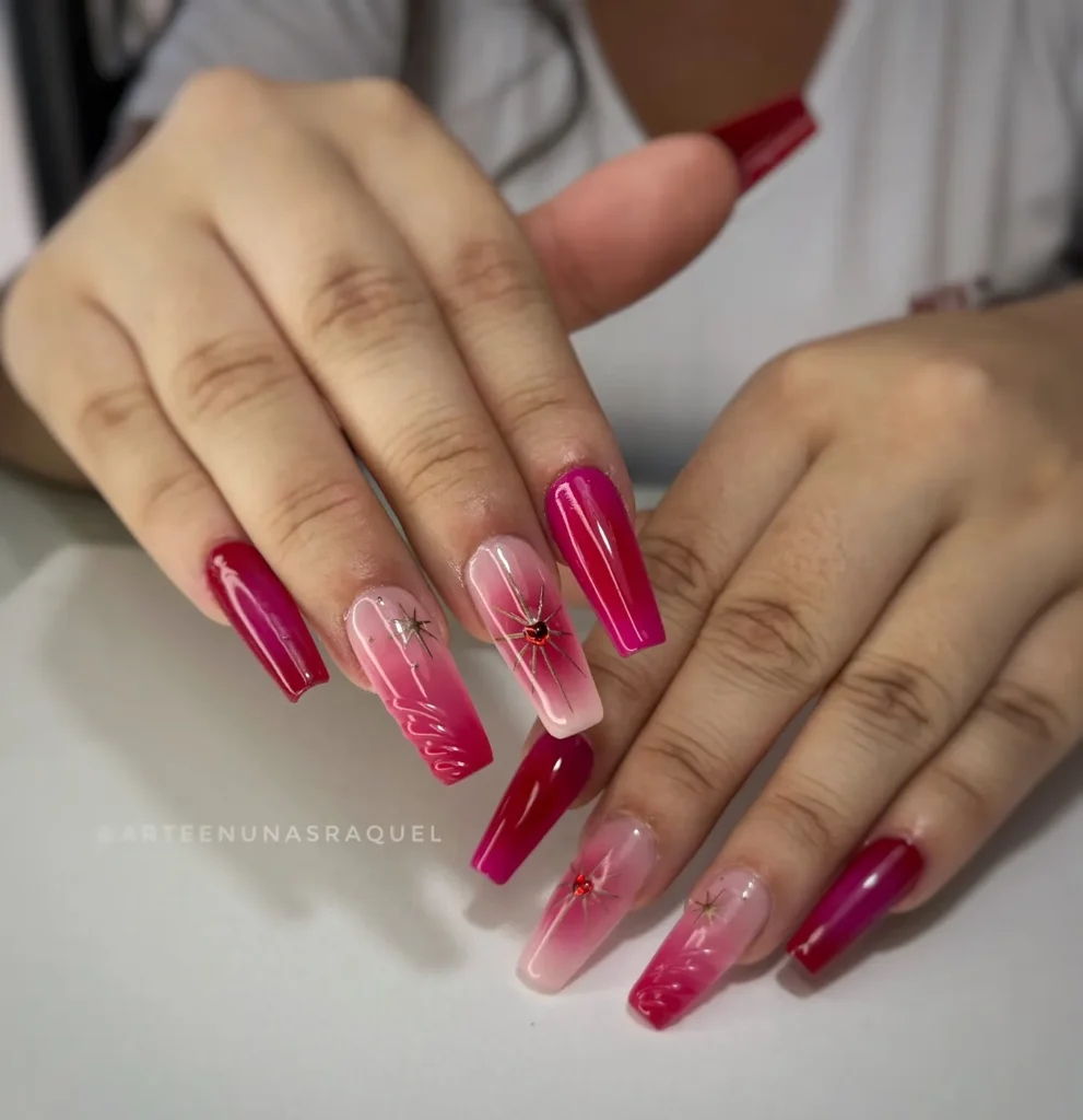 Uñas largas fucsia y rosa en Arte en Uñas Raquel