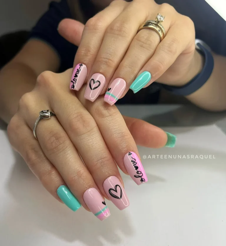 Uñas largas cuadradas en tonos pastel en Arte en Uñas Raquel
