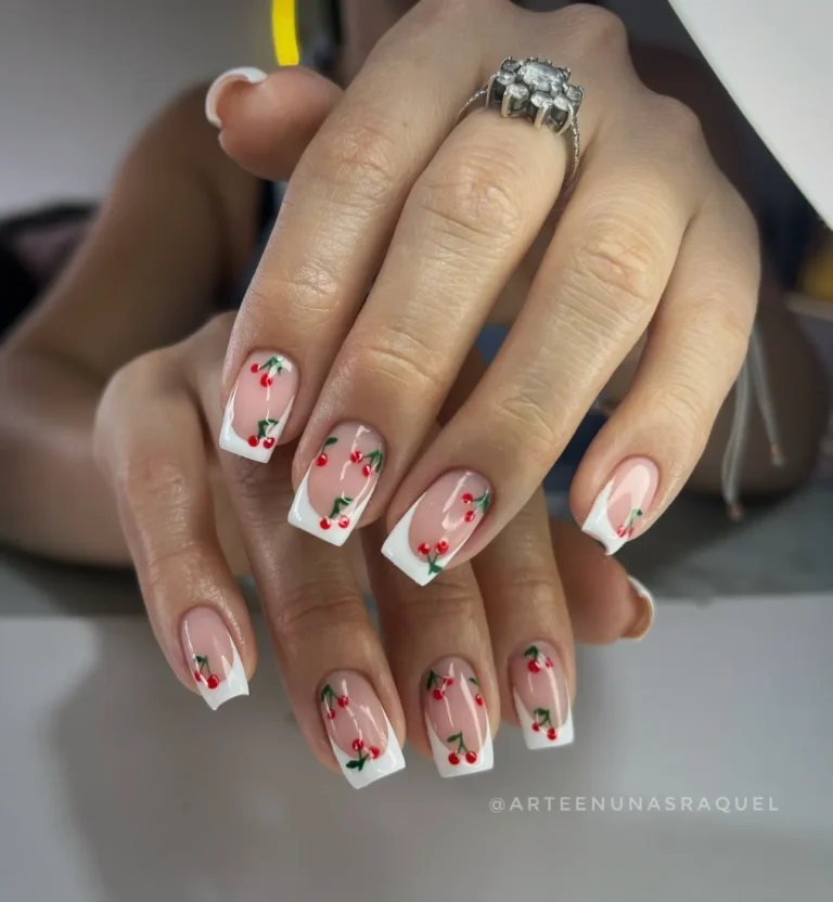 Uñas largas cuadradas con francesa y cerezas en Arte en Uñas Raquel