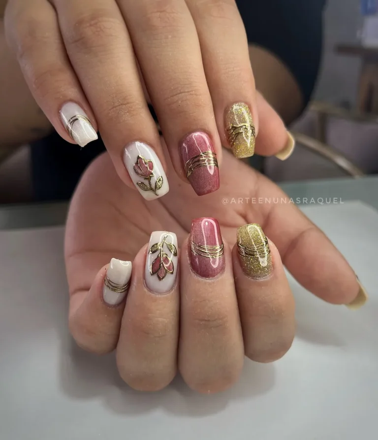 Rubber base con flores pintadas en Arte en Uñas Raquel